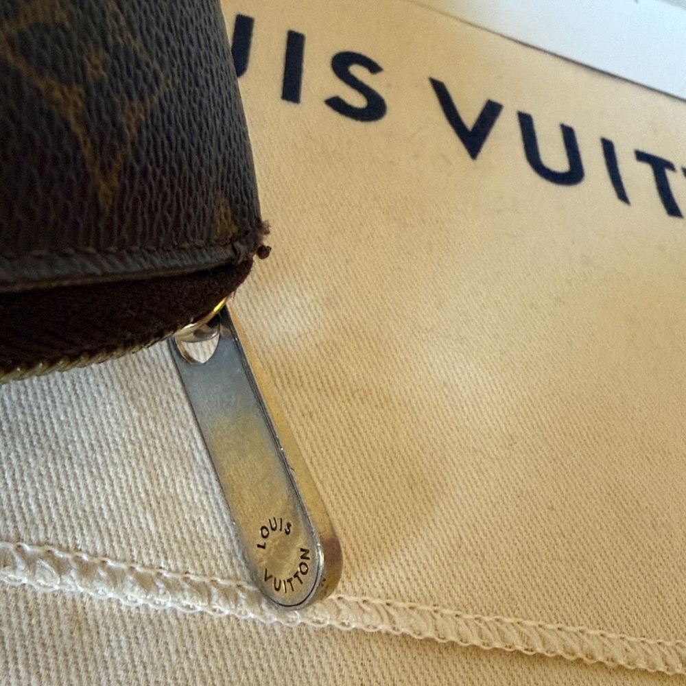 Louis Vuitton Monogram Large Zipper Wallet Purse - Picture 13 of 16